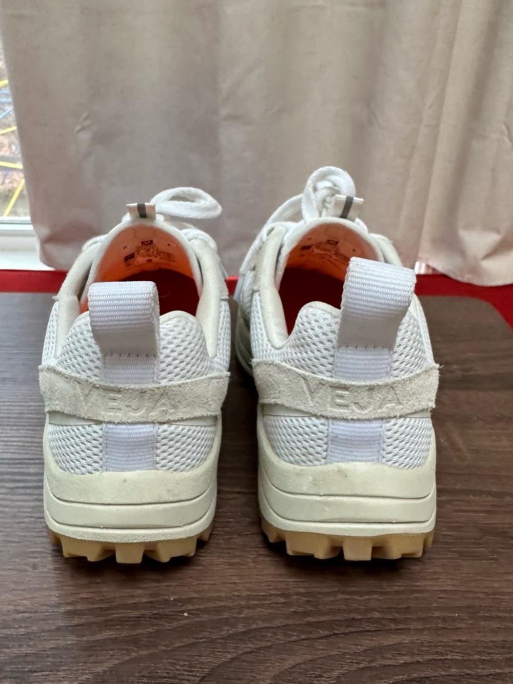 Veja Venturi Sneakers size 6 - Picture 6 of 10